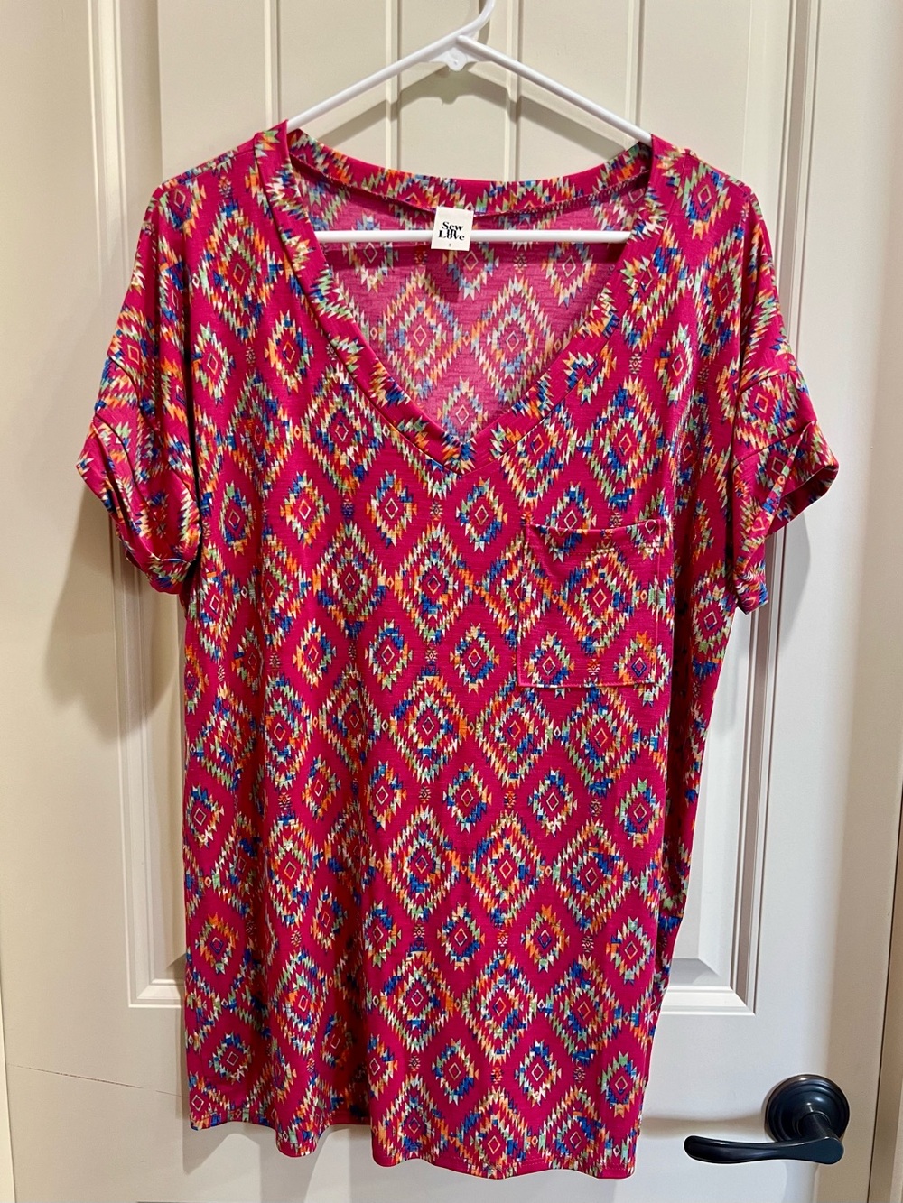 Sew In Love NWOT Pink Geometric V Neck Tunic Top Size S